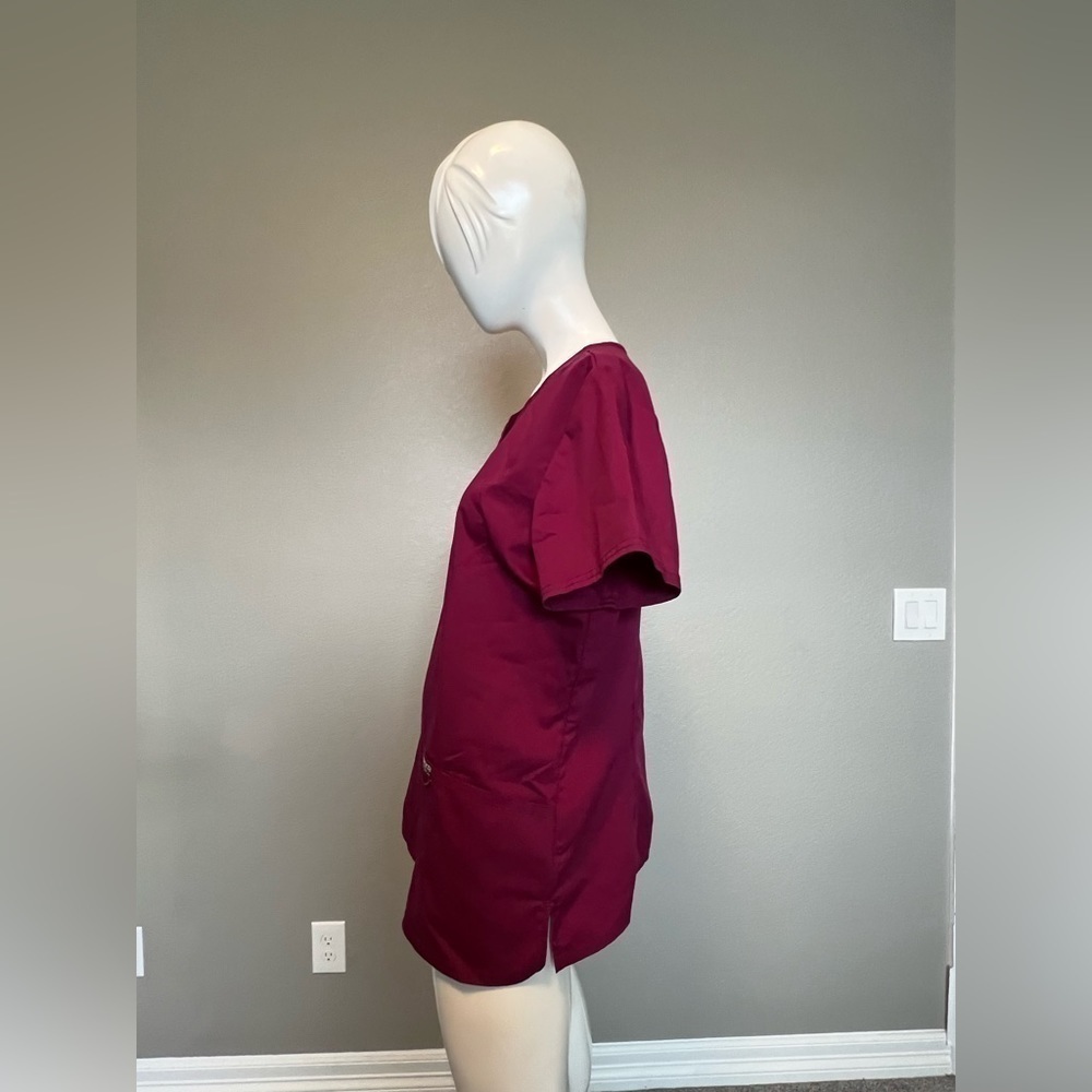 Cherokee Workwear Revolution
Women's V-Neck Scrub Top Size L - Picture 4 of 7